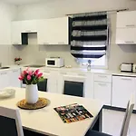 Mona Apartament