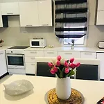 Apartament Mona *