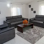 Mona Apartamento *