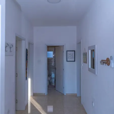 Mona Ποντγορίτσα