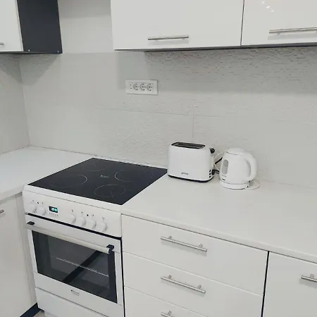 Διαμέρισμα Mona *