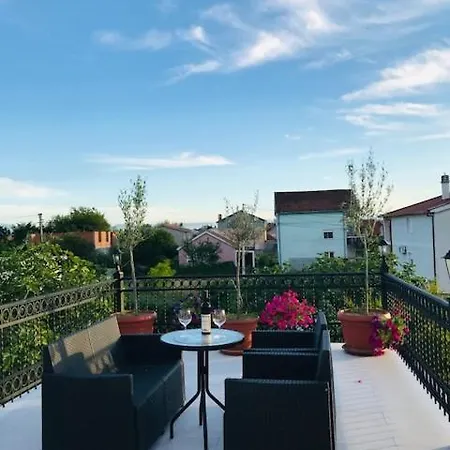 Mona Διαμέρισμα *