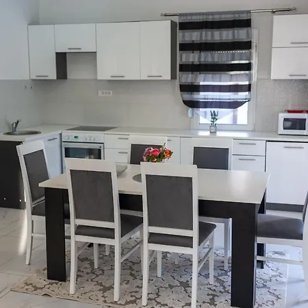 Mona Διαμέρισμα Ποντγορίτσα