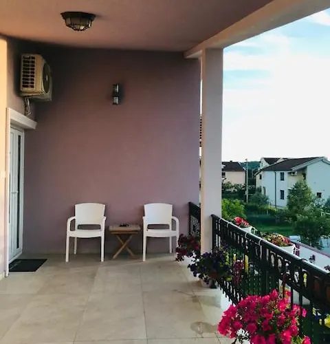 Daire Mona Podgoriçe